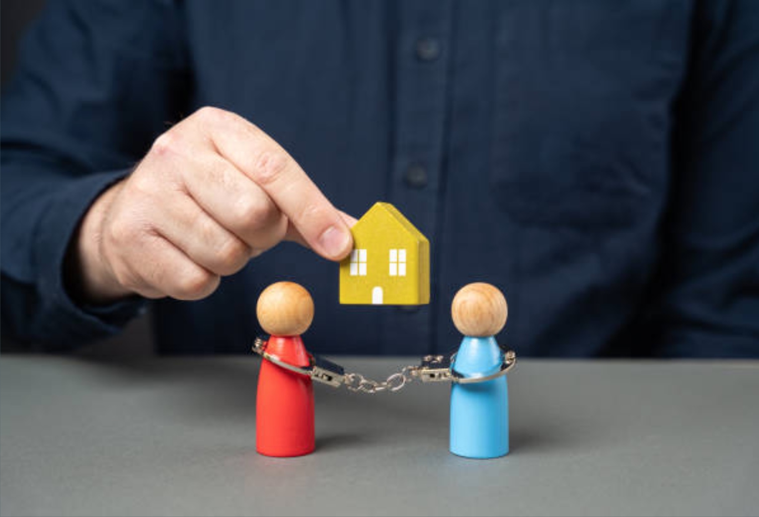 How to Navigate Joint Mortgage Responsibilities During a Divorce